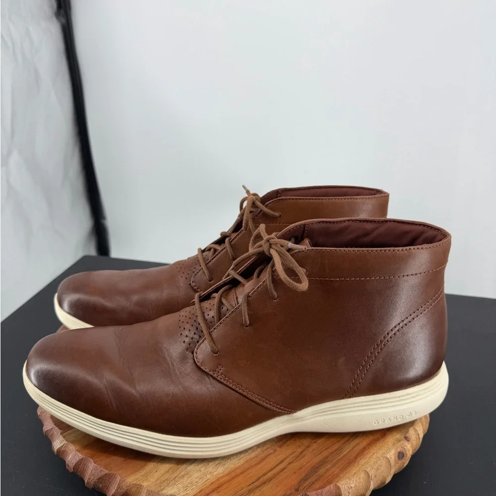 Cole Haan Men's‎ Grand Tour Leather Chukka Boot Woodbury-Ivory 13 lace up
